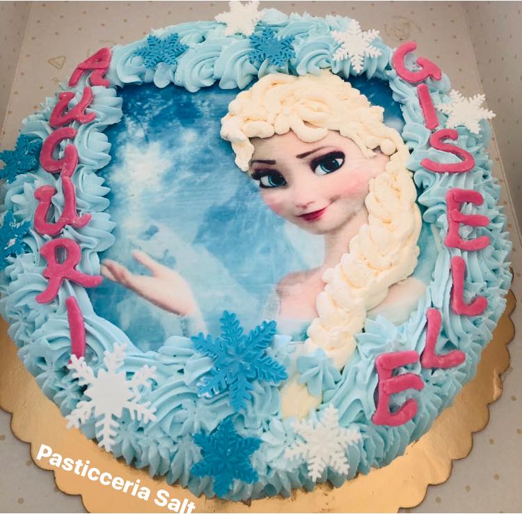 torta di compleanno azzurra a tema Frozen
