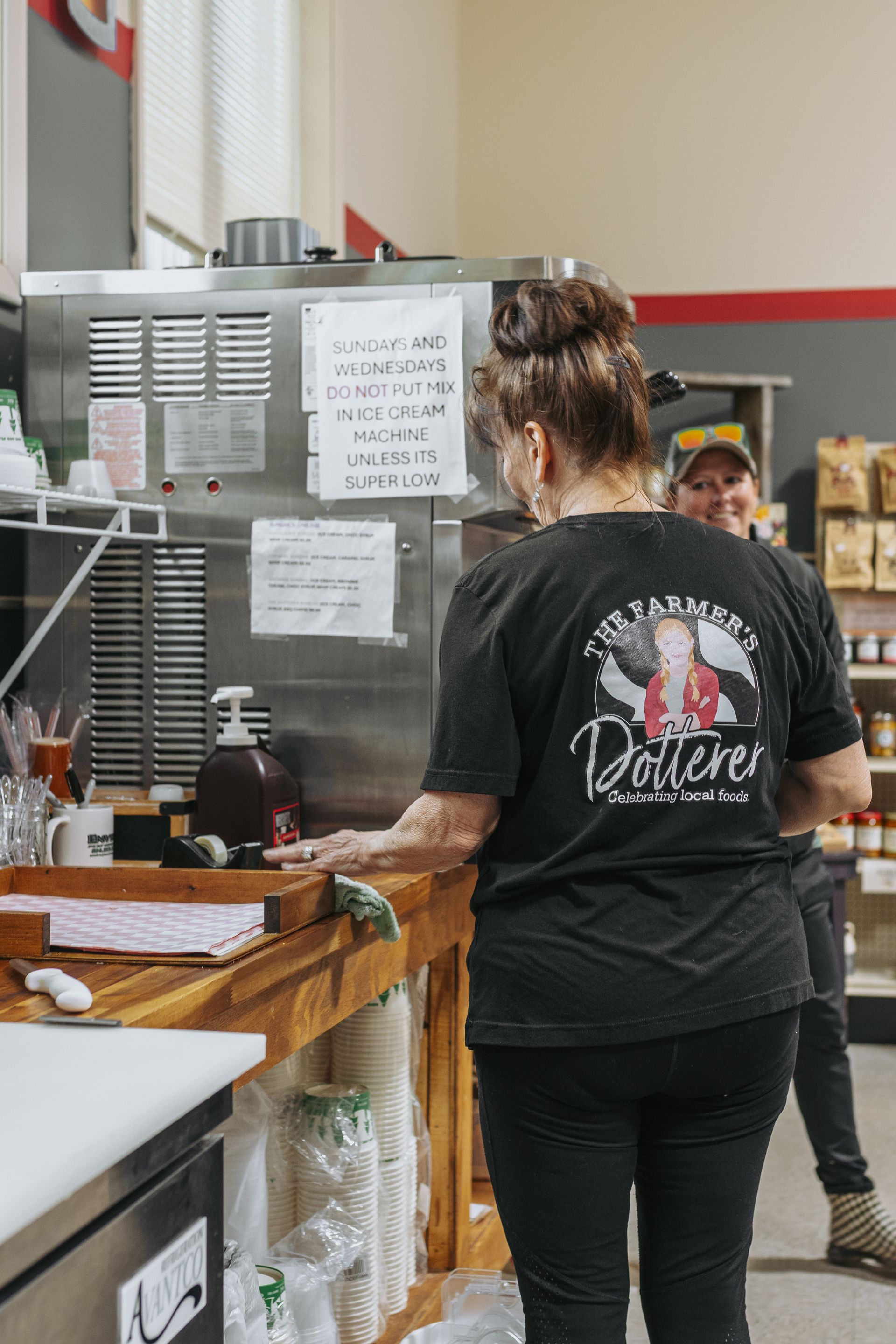 cashier at the best sub restaurant in state college