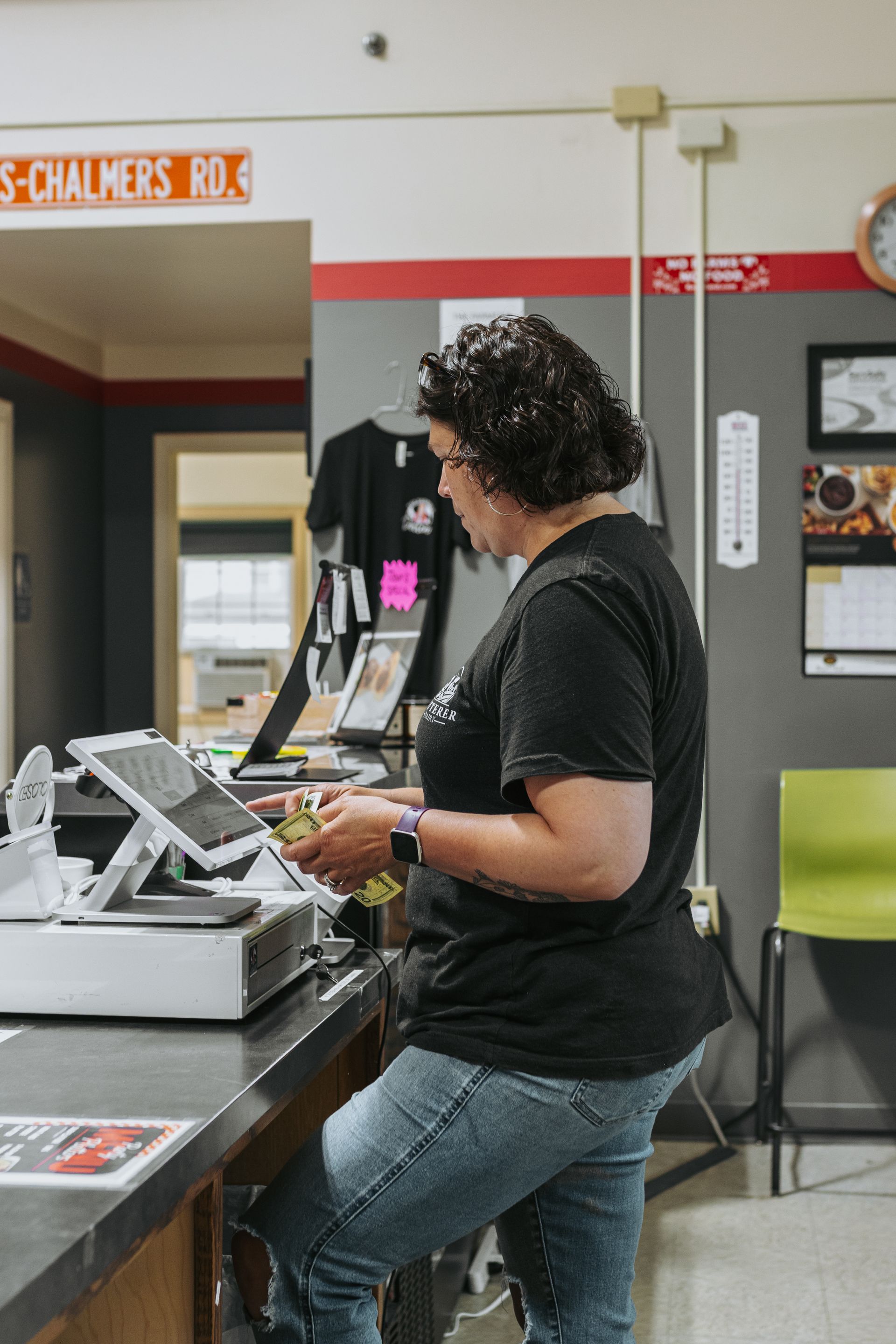 cashier at the best sub restaurant in state college