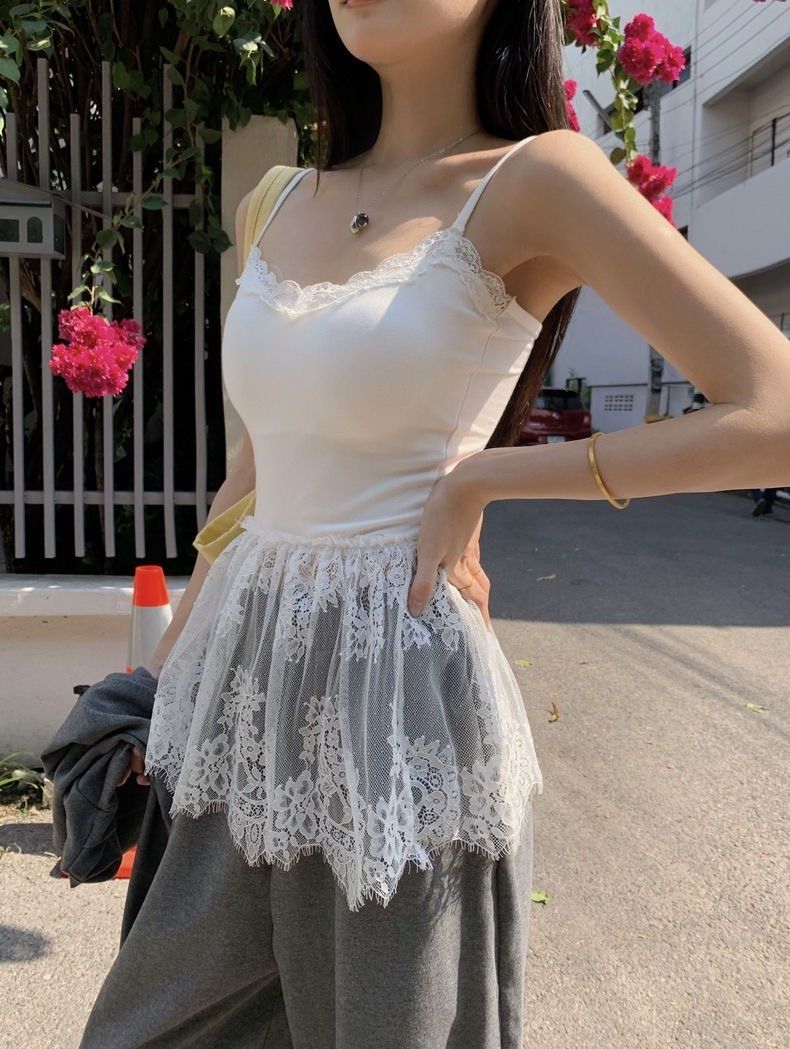 X現貨X一件免運X 免穿內衣系列 仙仙的感覺蕾絲拼接下擺細肩帶背心-2色