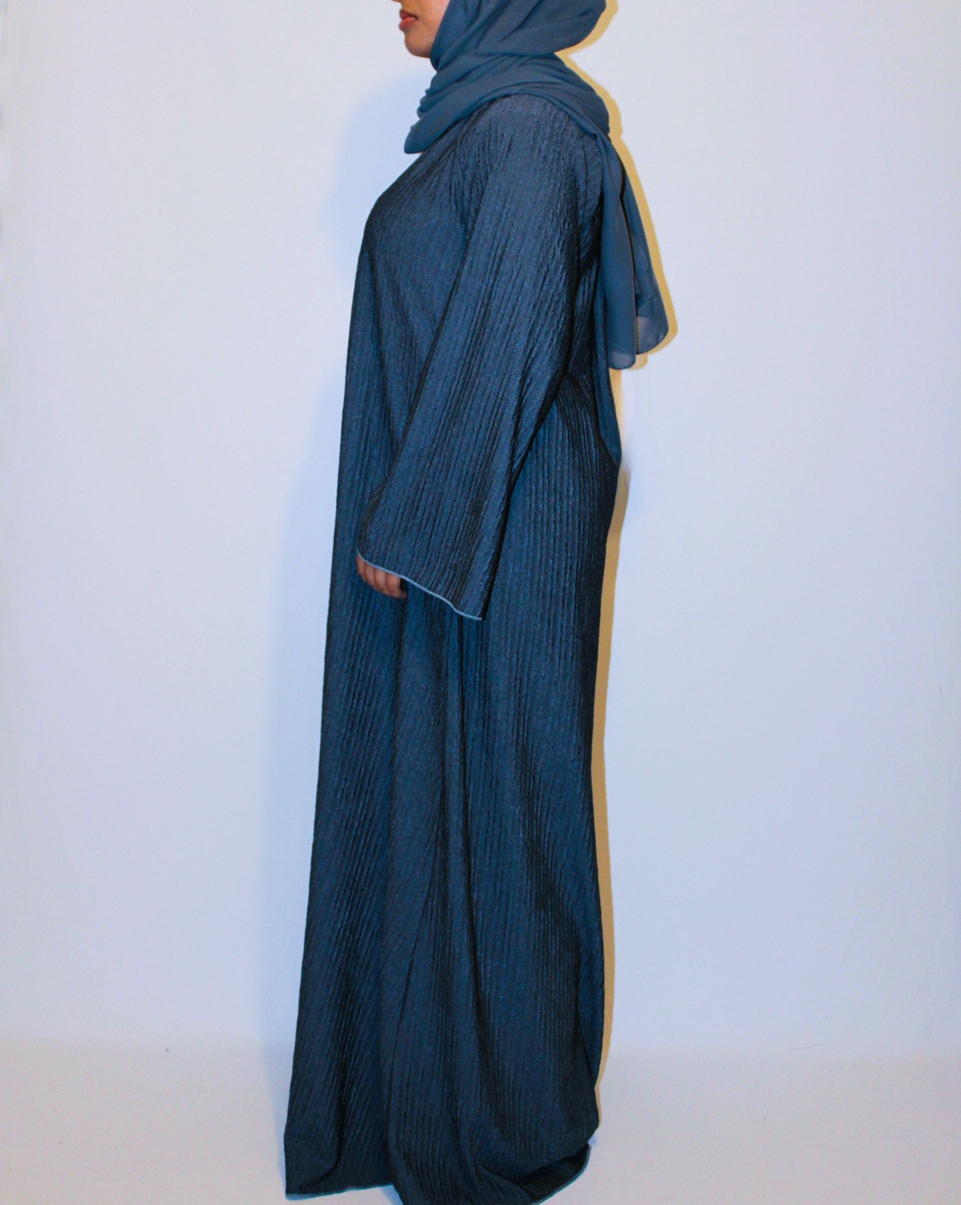 ALEENA - Textured flowy abaya - Grey