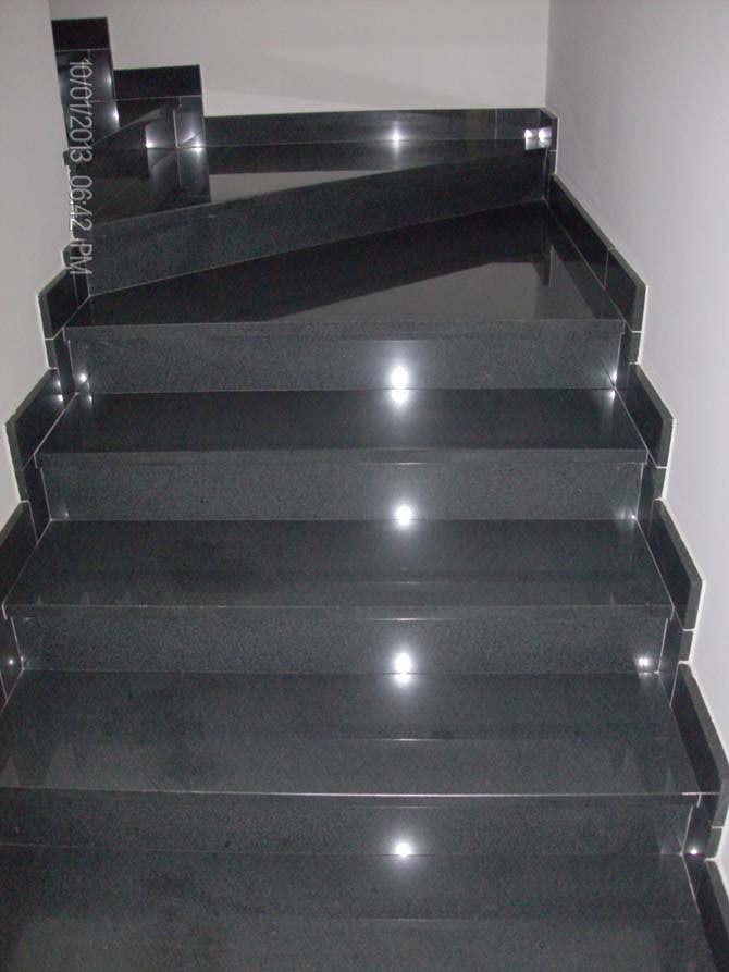 scala in marmo grigia