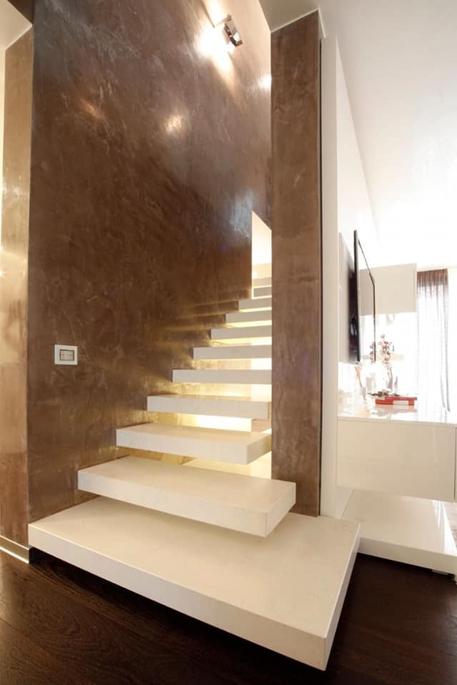 dettaglio scala in marmo