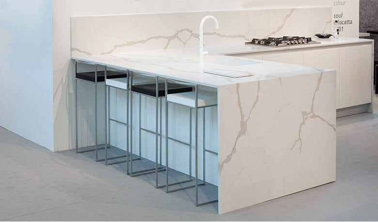 isola cucina in marmo