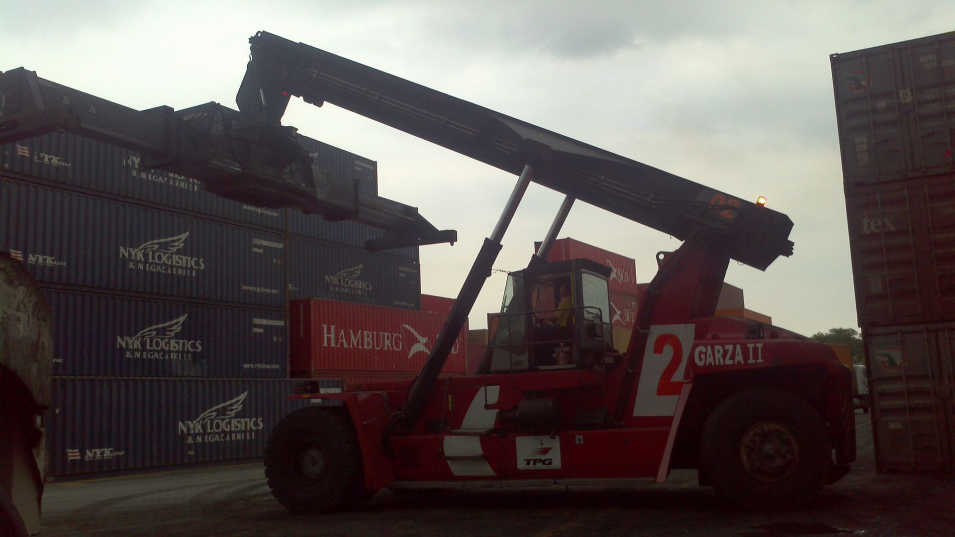 Sistema hidráulico para generadores y compresores