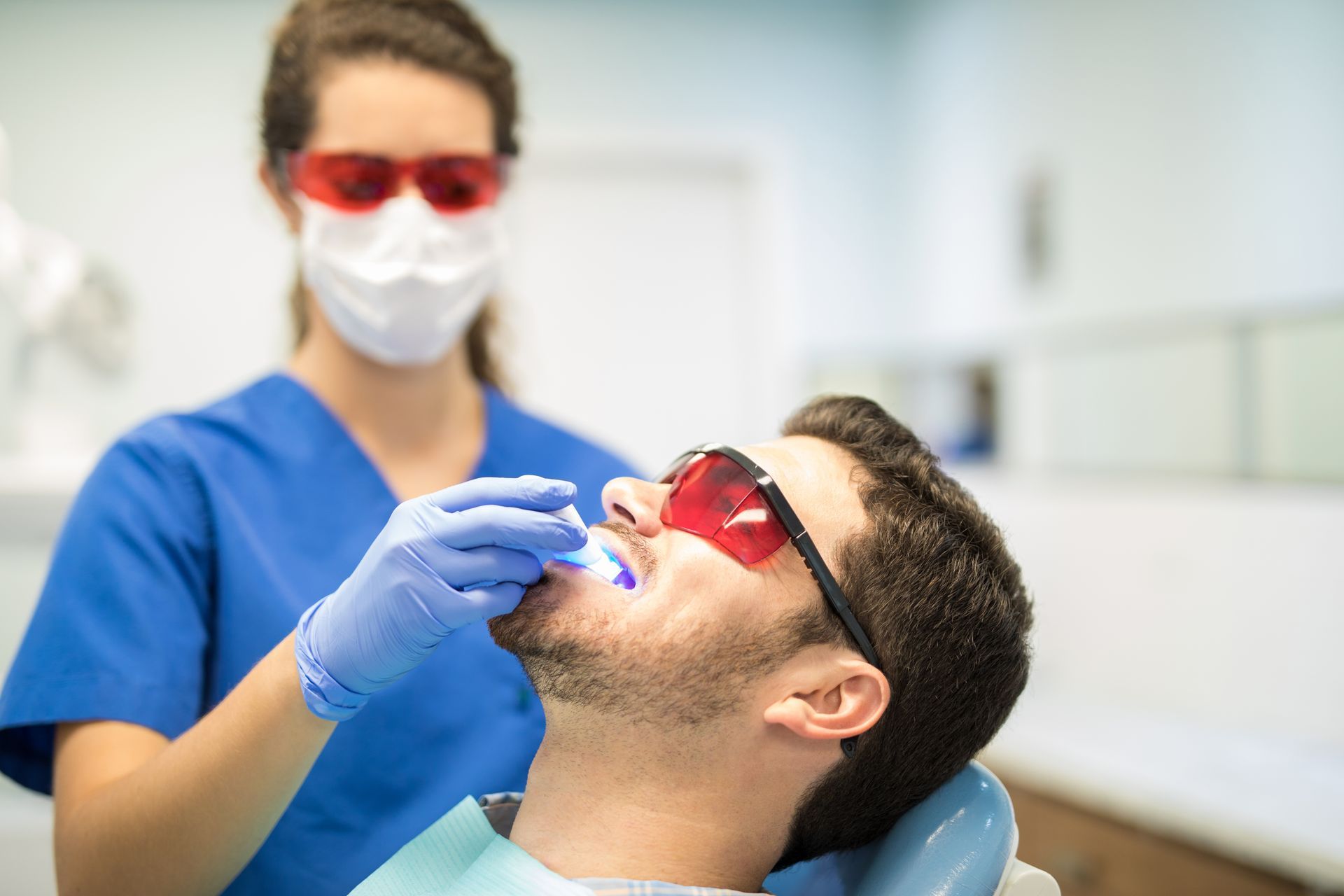 teeth whitening specialist


