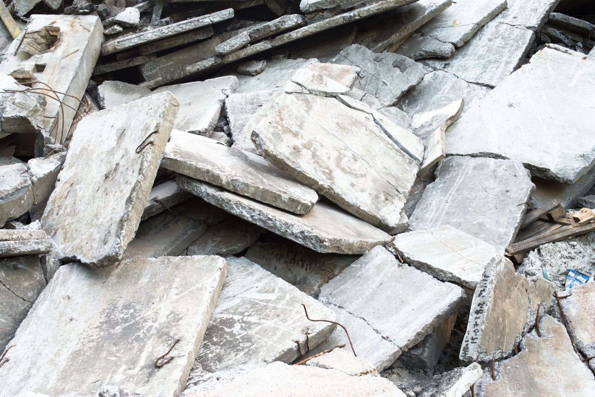 Concrete Debris | Minneapolis | Moen Concrete