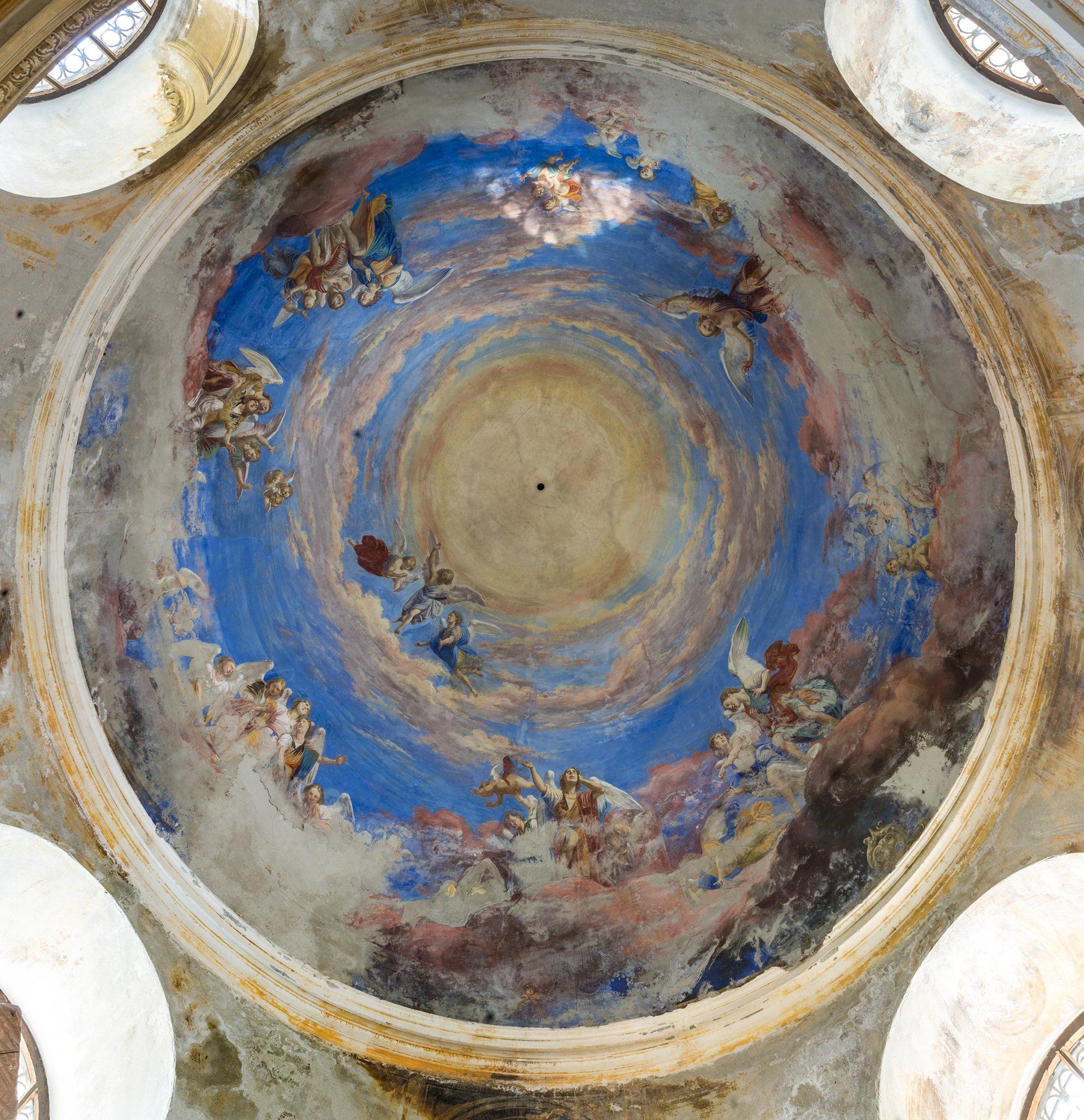 affresco nella chiesa di Sacro Monte Calvario prima del restauro