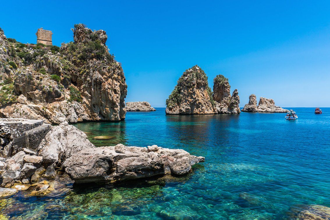 Noeggio Gommoni Tonnara di Scopello Faraglioni