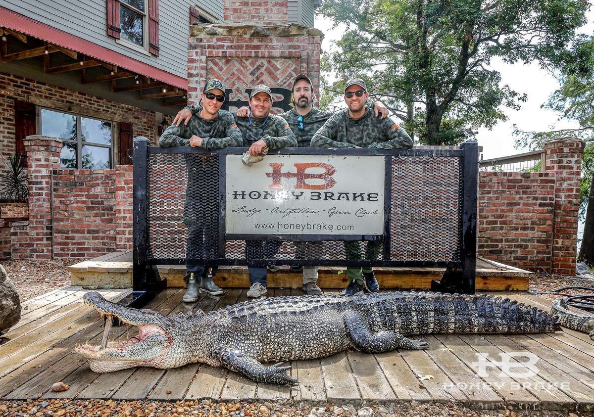 gator Louisiana hunting lodge