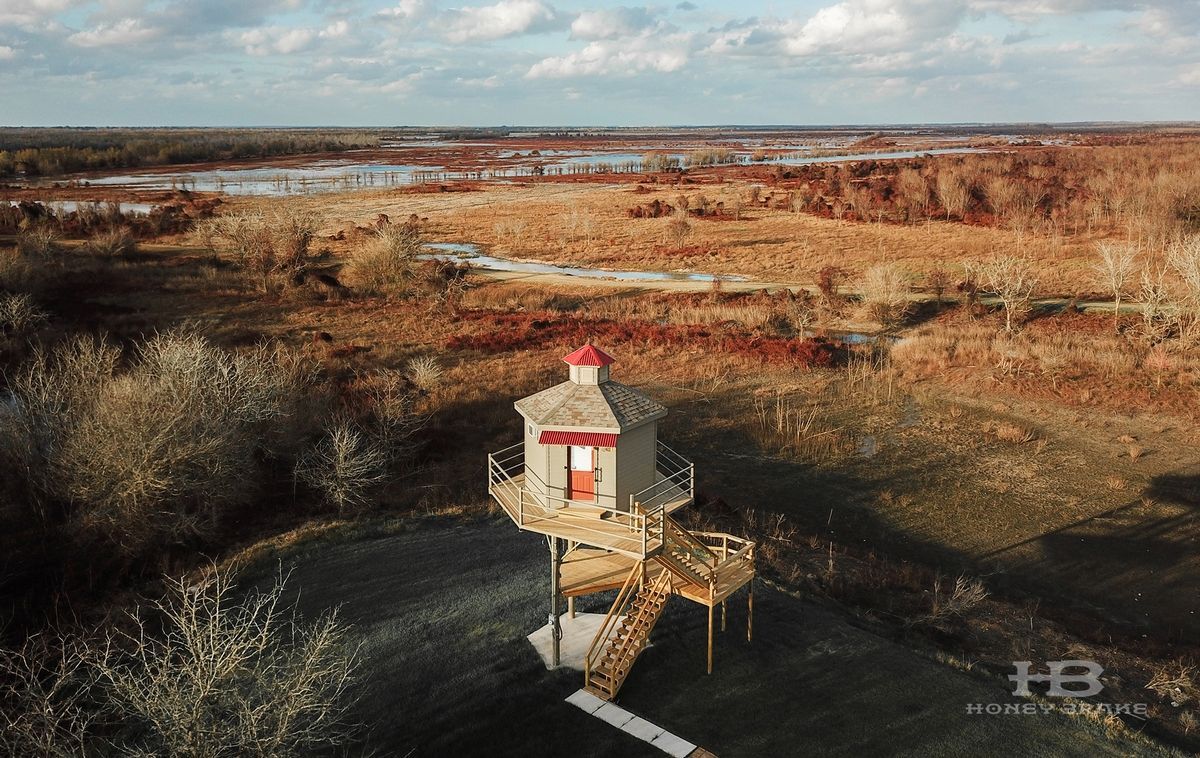 Louisiana hunting lodge