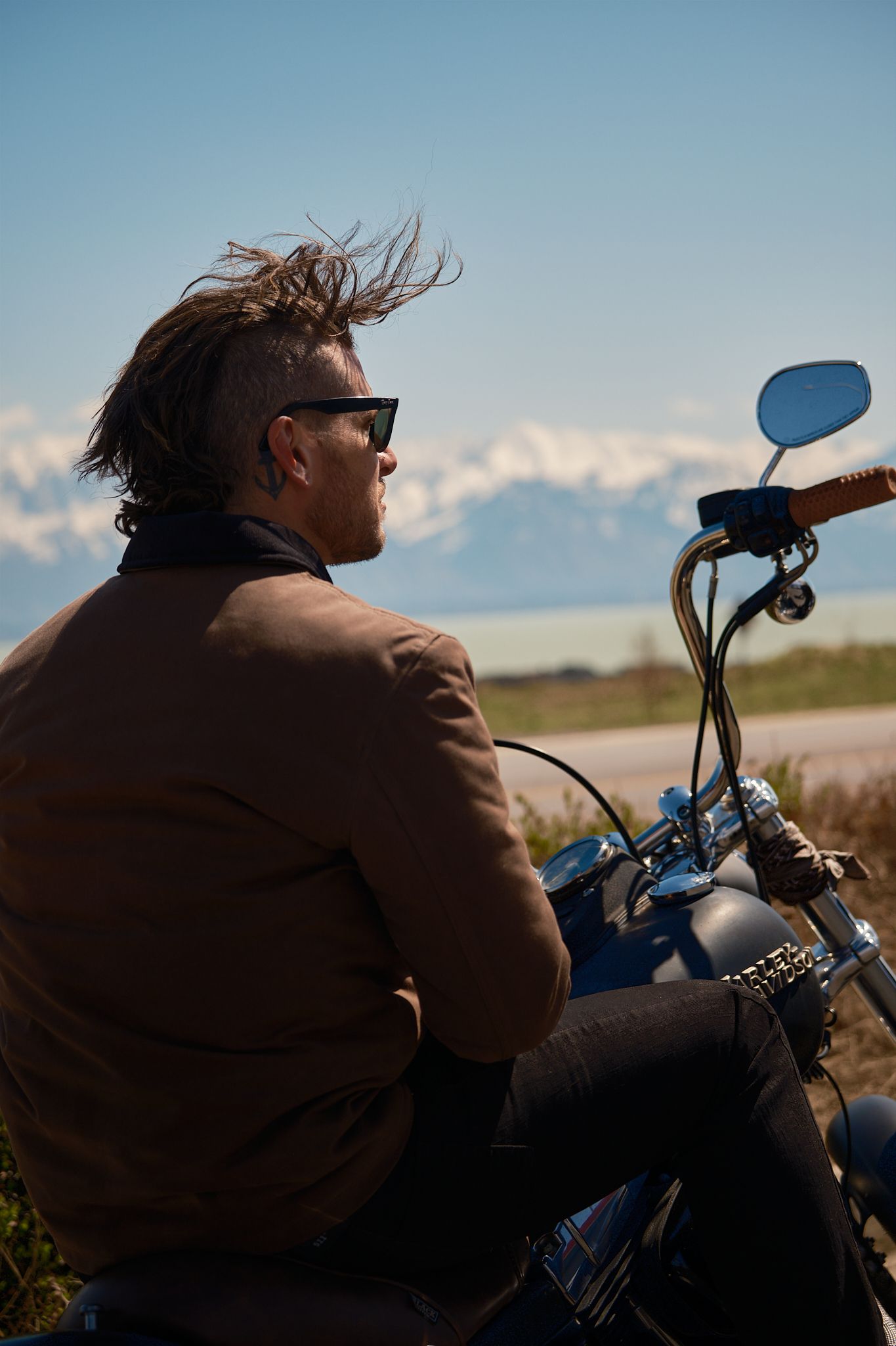 Ballet dancers in white tutus and tops.