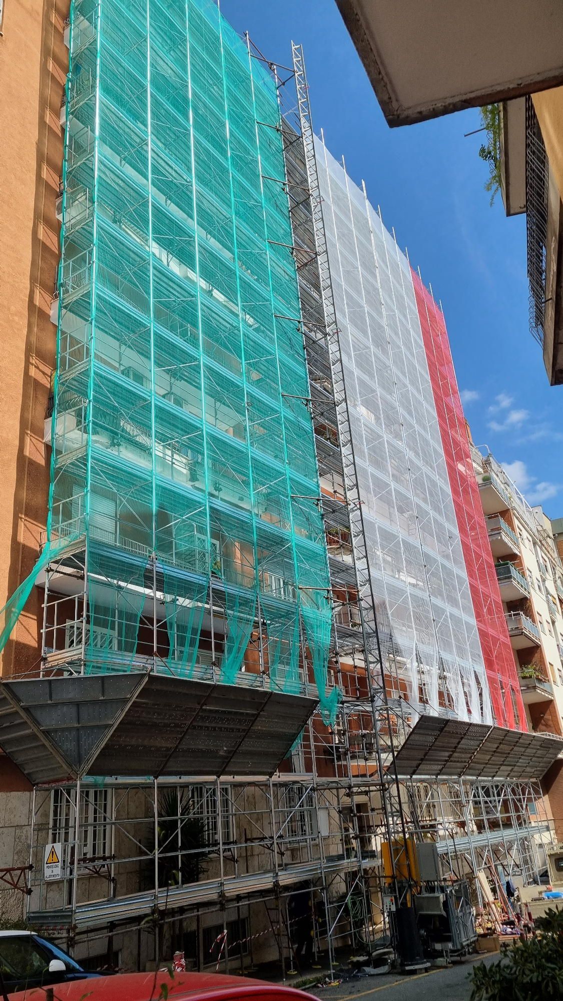 ponteggi ristrutturazioni Roma