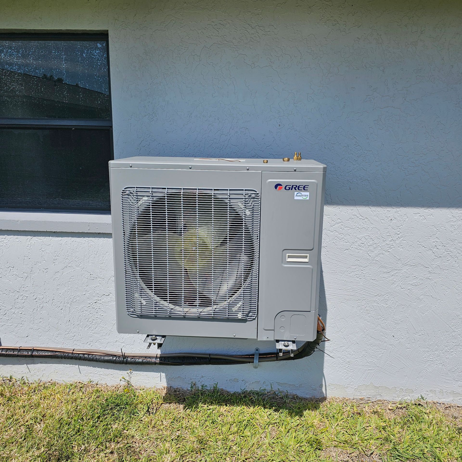 GREE resdeintial AC unit exterior