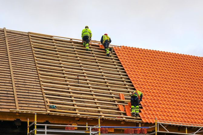 An image of a roofing contractor in Altadena, California