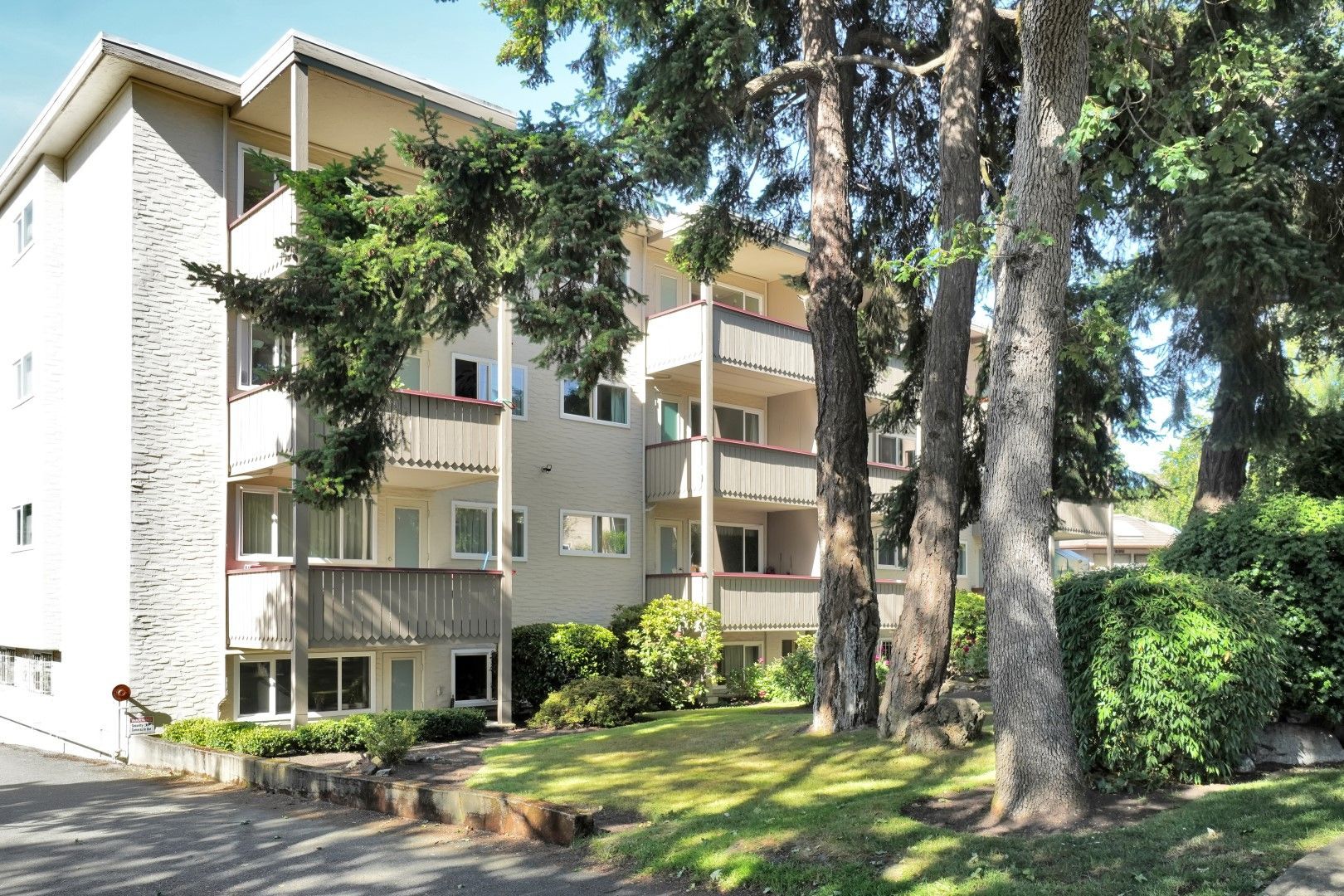 Green Acre Apartments Gallery