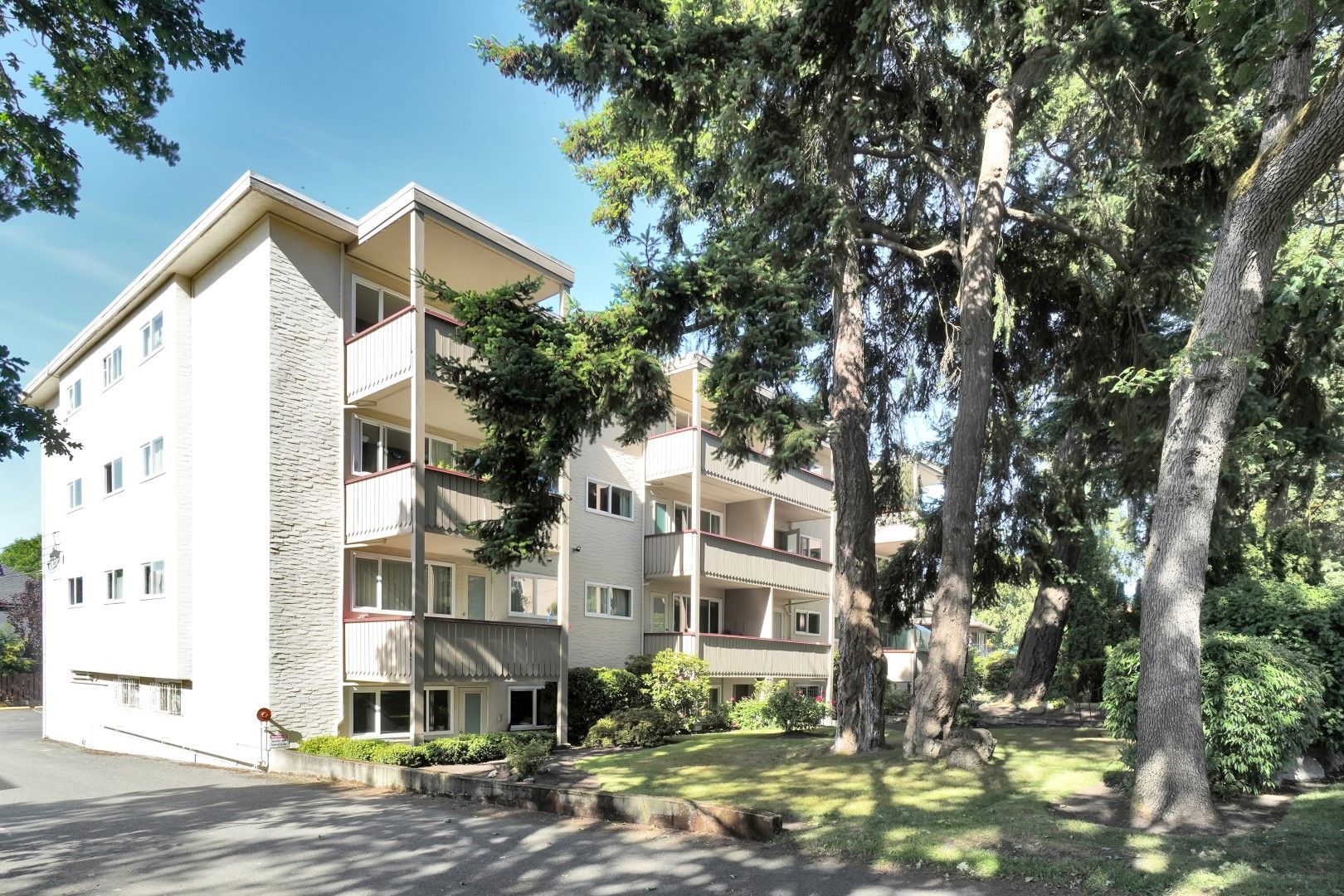 Green Acre Apartments Gallery