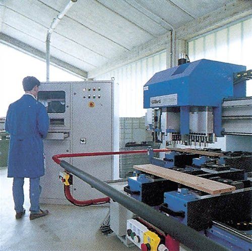 macchina per taglio a controllo numerico del legno