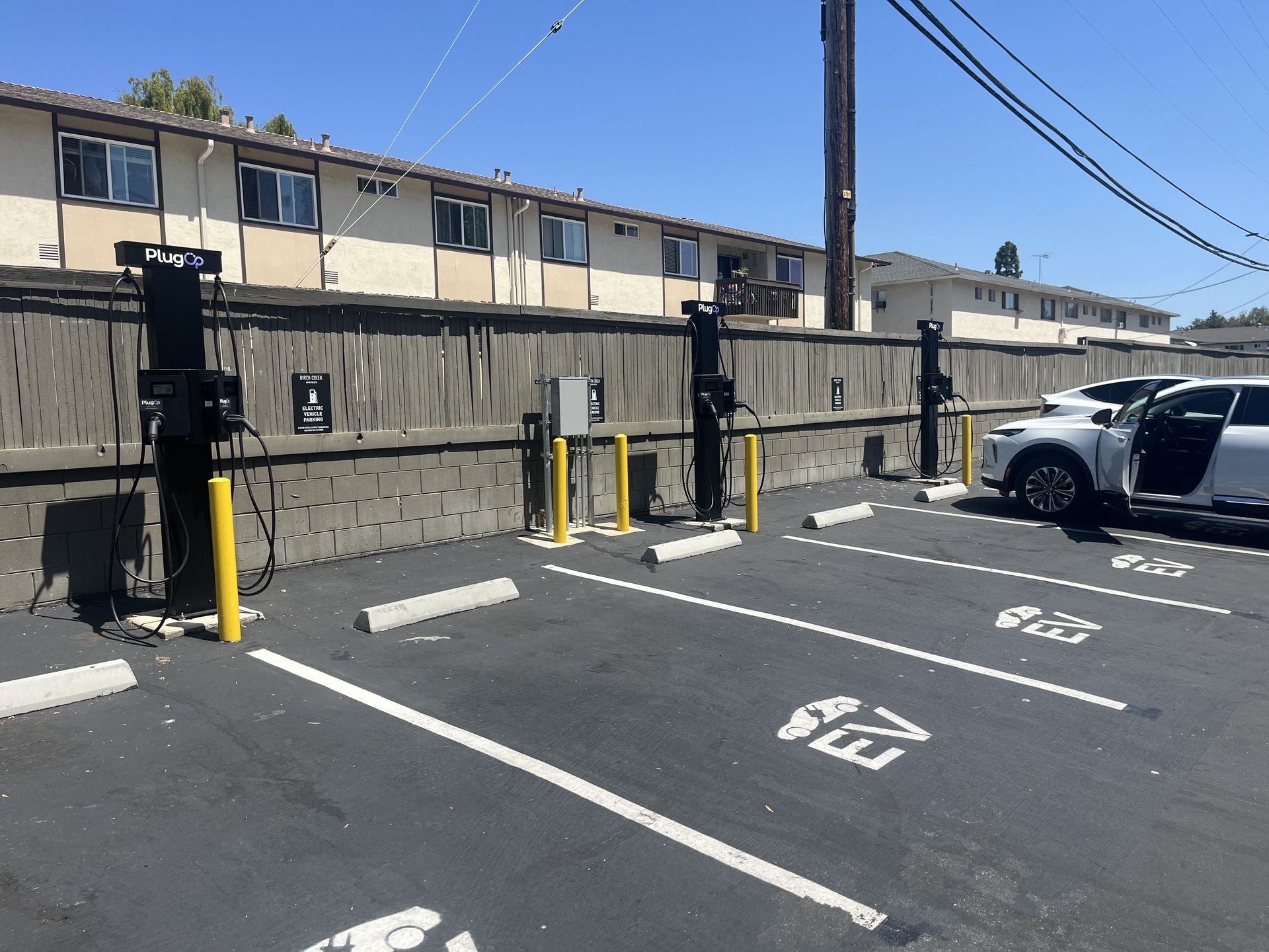 Wattz Up Dual Retraction Pedestal for EV Charger