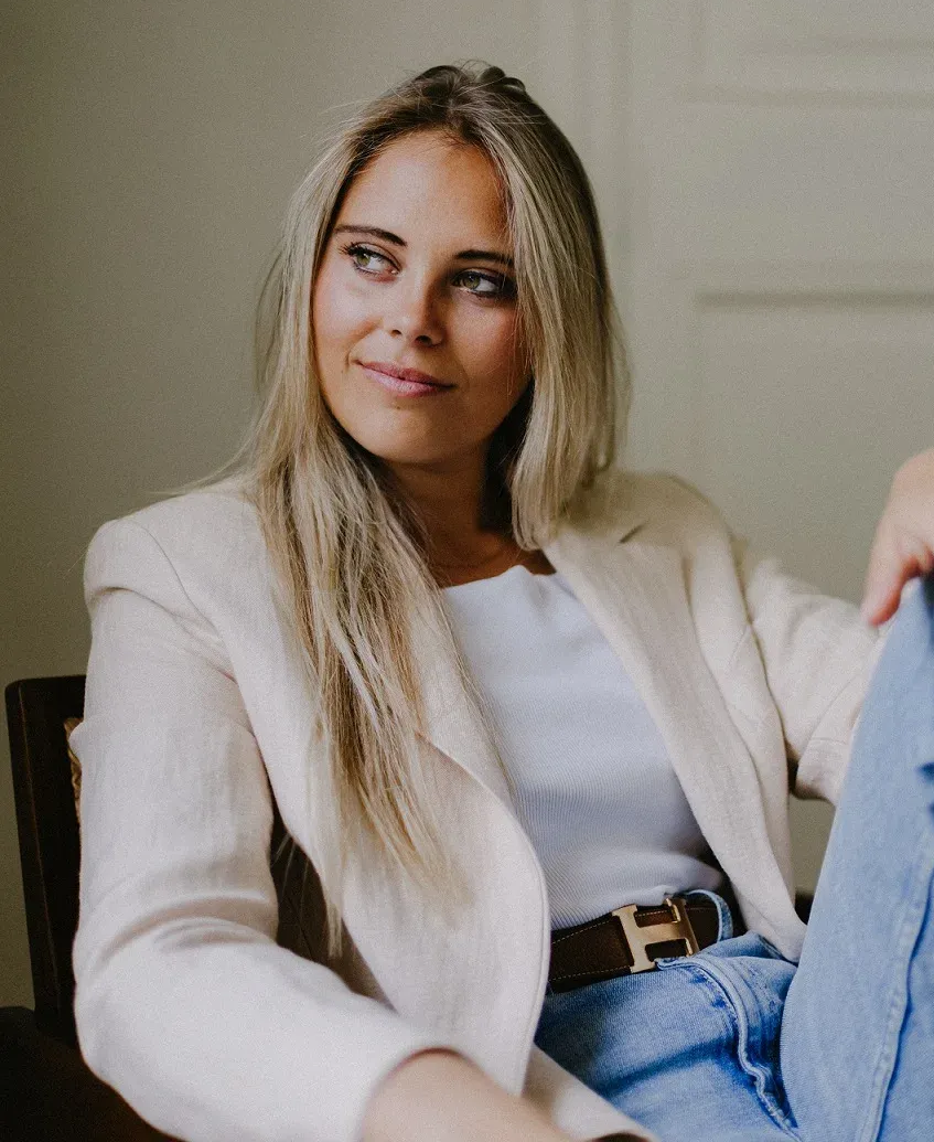 Laura - Human Resources (HR)