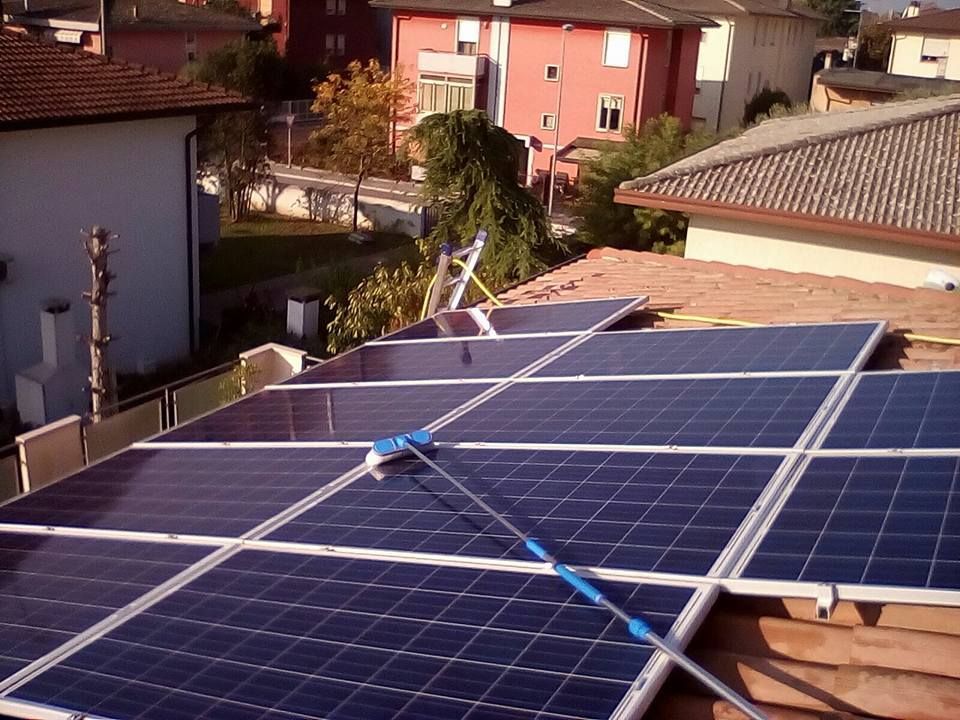 Pulizia pannelli fotovoltaici