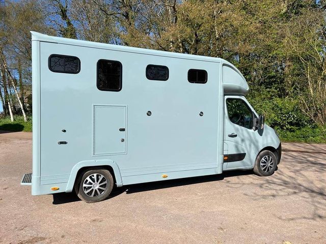 Renault Master & Vauxhall Movano Horseboxes for Sale