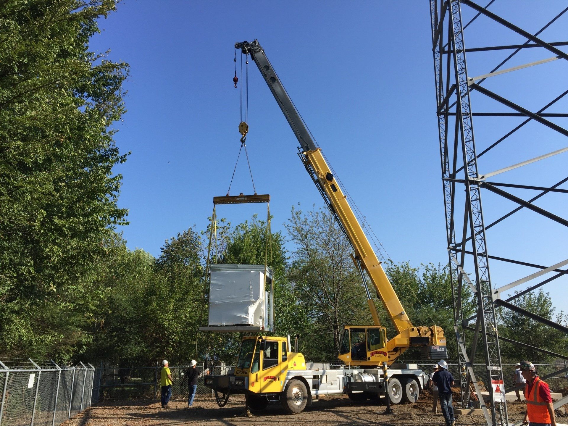 Crane Rental | Fort Smith, AR | Holmes Erection Inc.