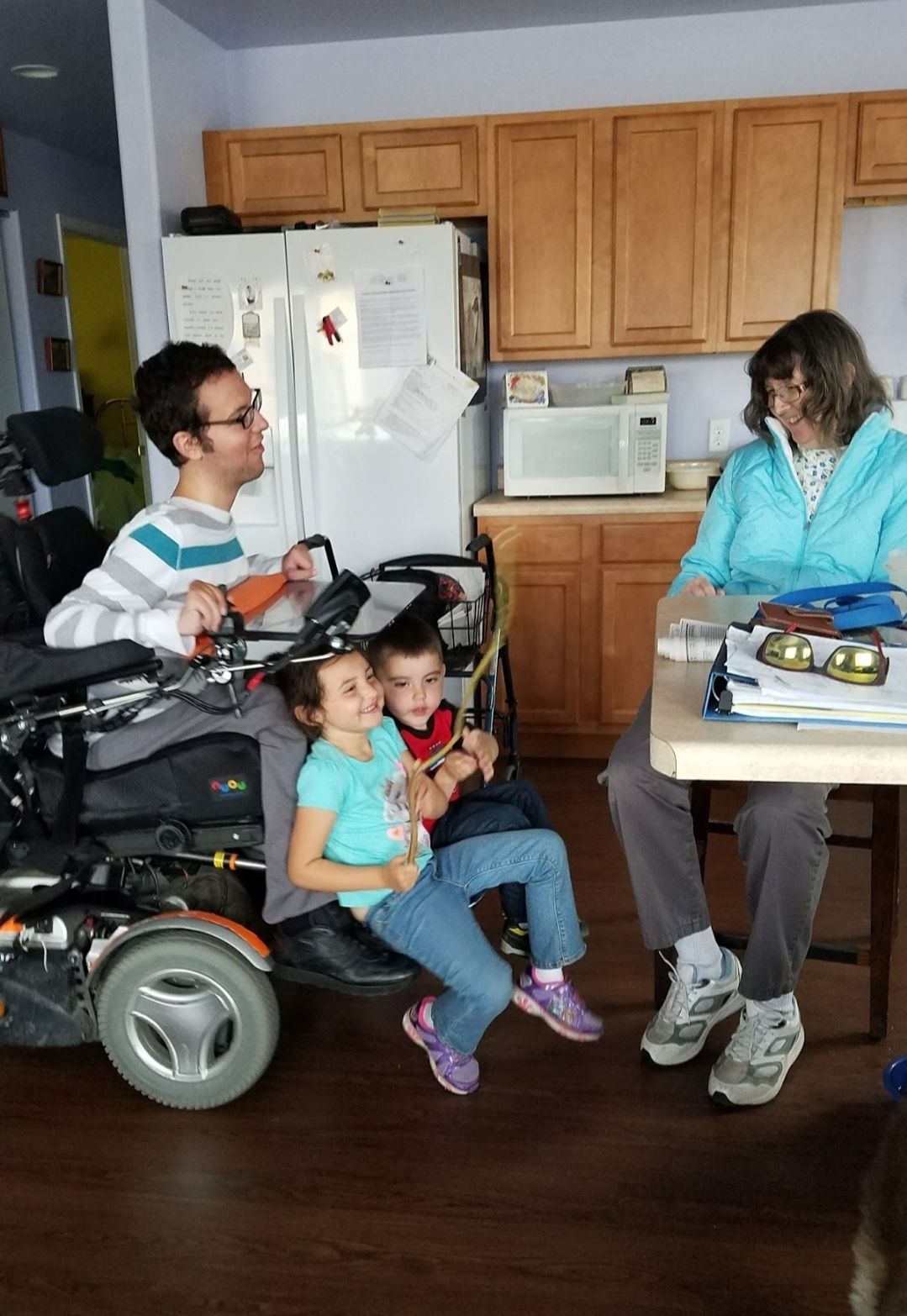 Family in the kitchen eating