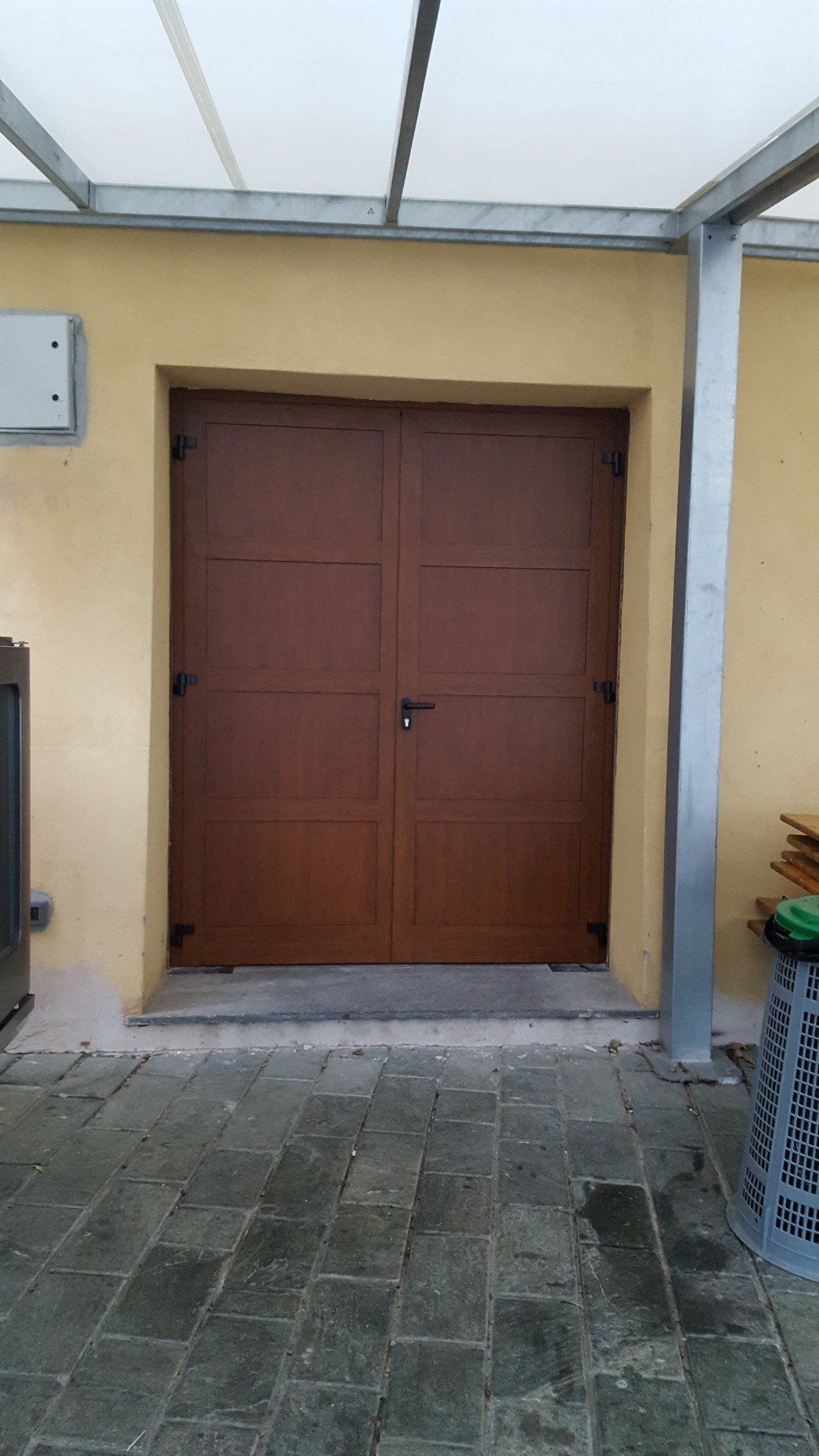 portone d'ingresso in legno