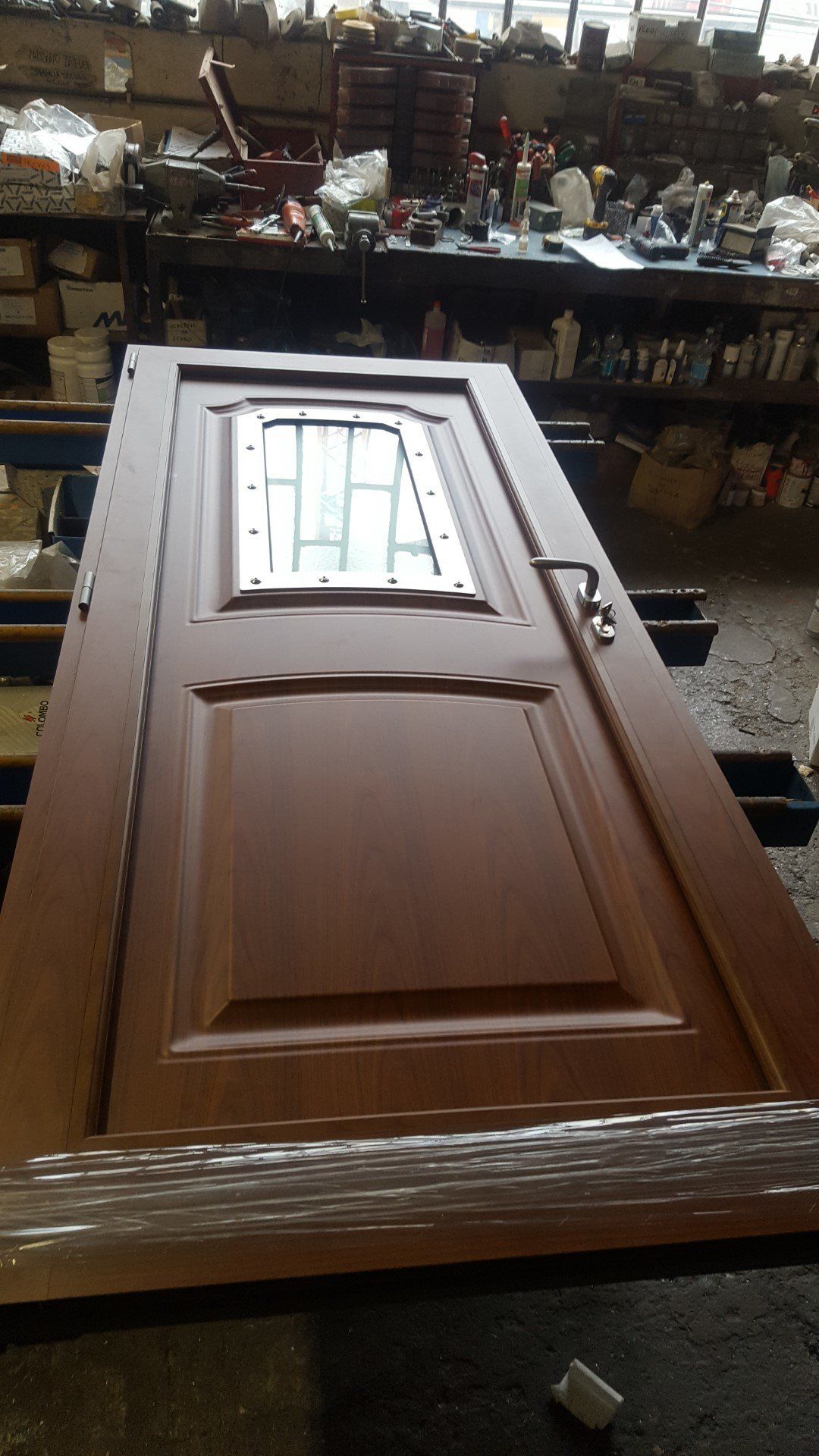 porta d'ingresso in legno