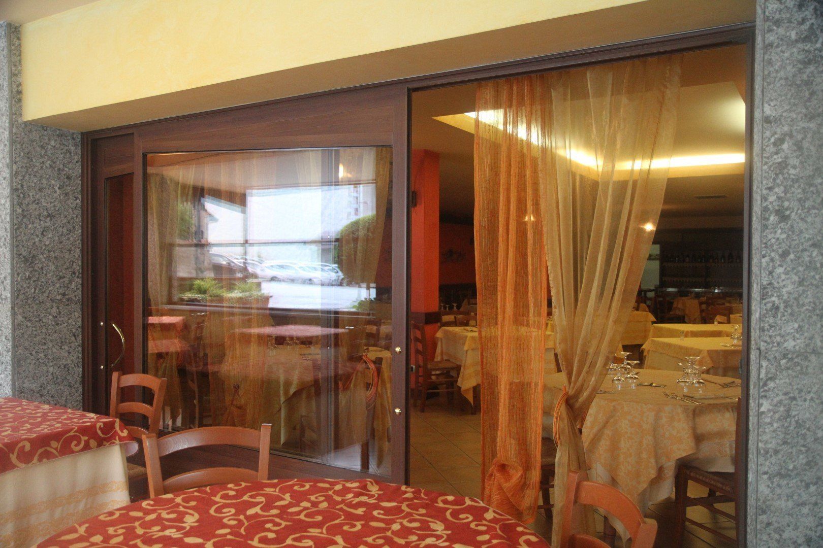 infissi di una struttura ricettiva