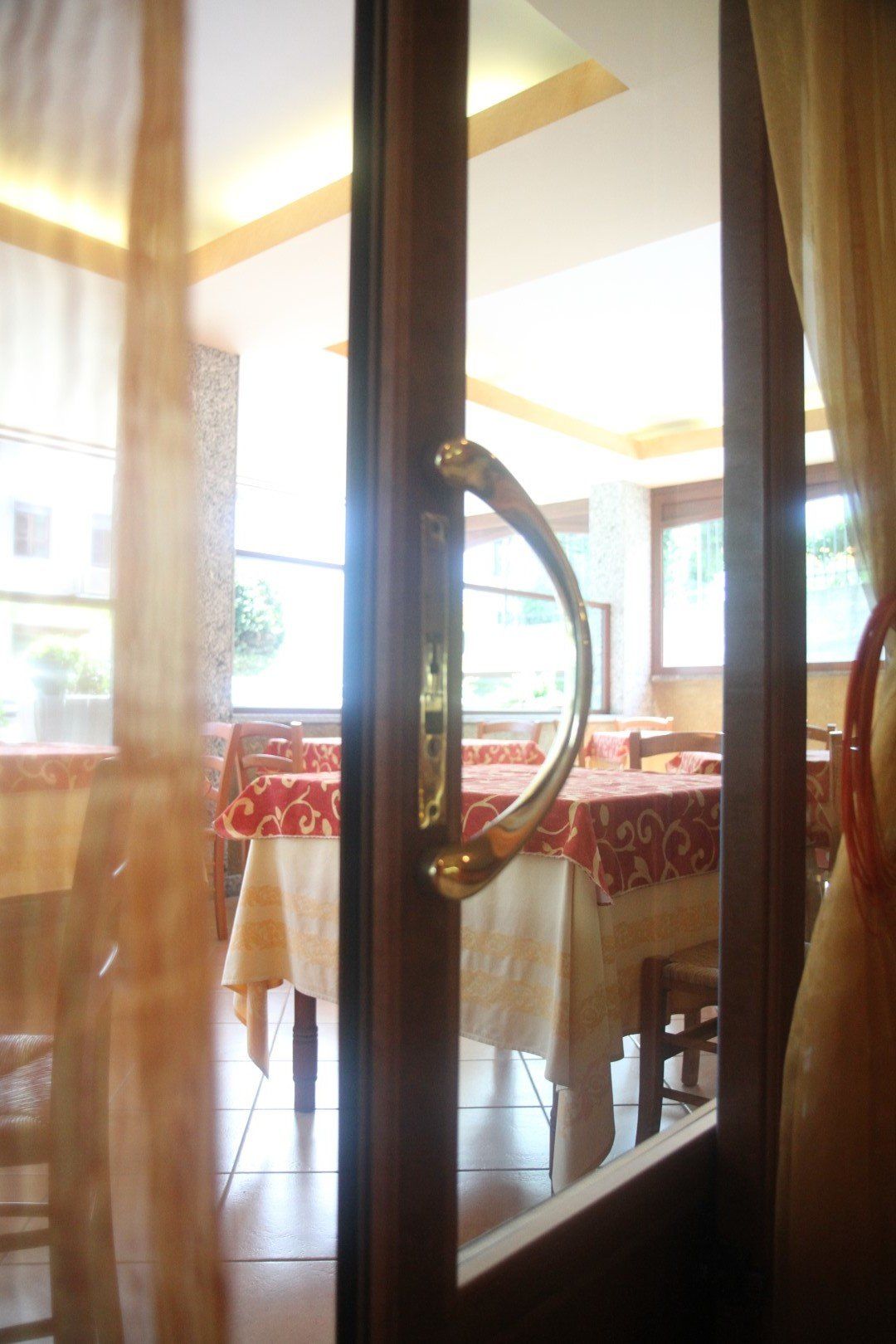 portafinestra di una struttura ricettiva