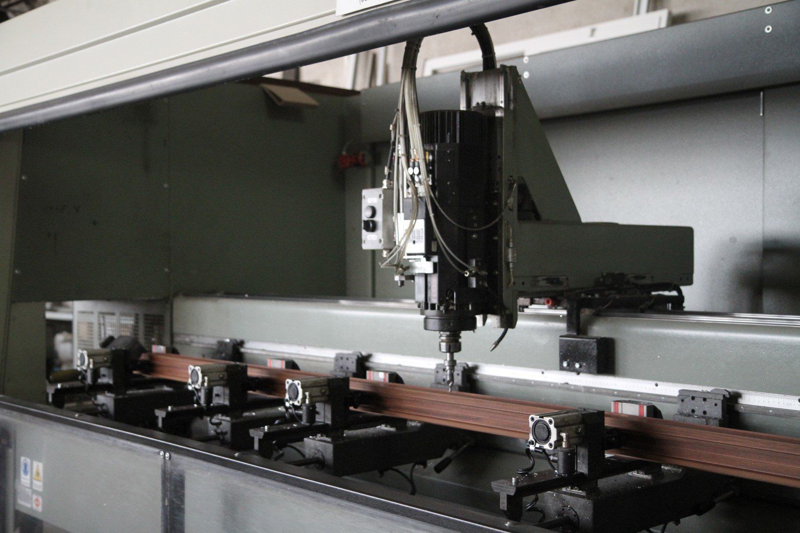 macchina utensile per la produzione di infissi