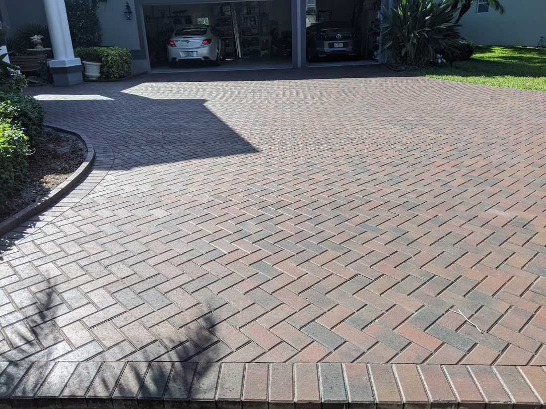 Belgard - 4x8s in Adobe. Brick paver driveway in Tampa, FL