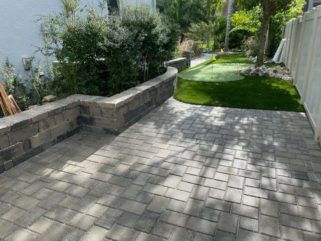 Flagstone - Union in Gray/Charcoal. Paver Patio in Tampa, FL