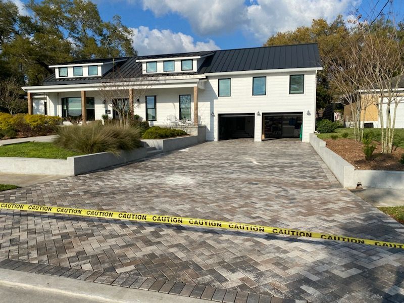 Flagstone Eco-CityLock Permeable Paver in White/Tan/Charcoal. Brick Paver Driveway in Tampa, FL