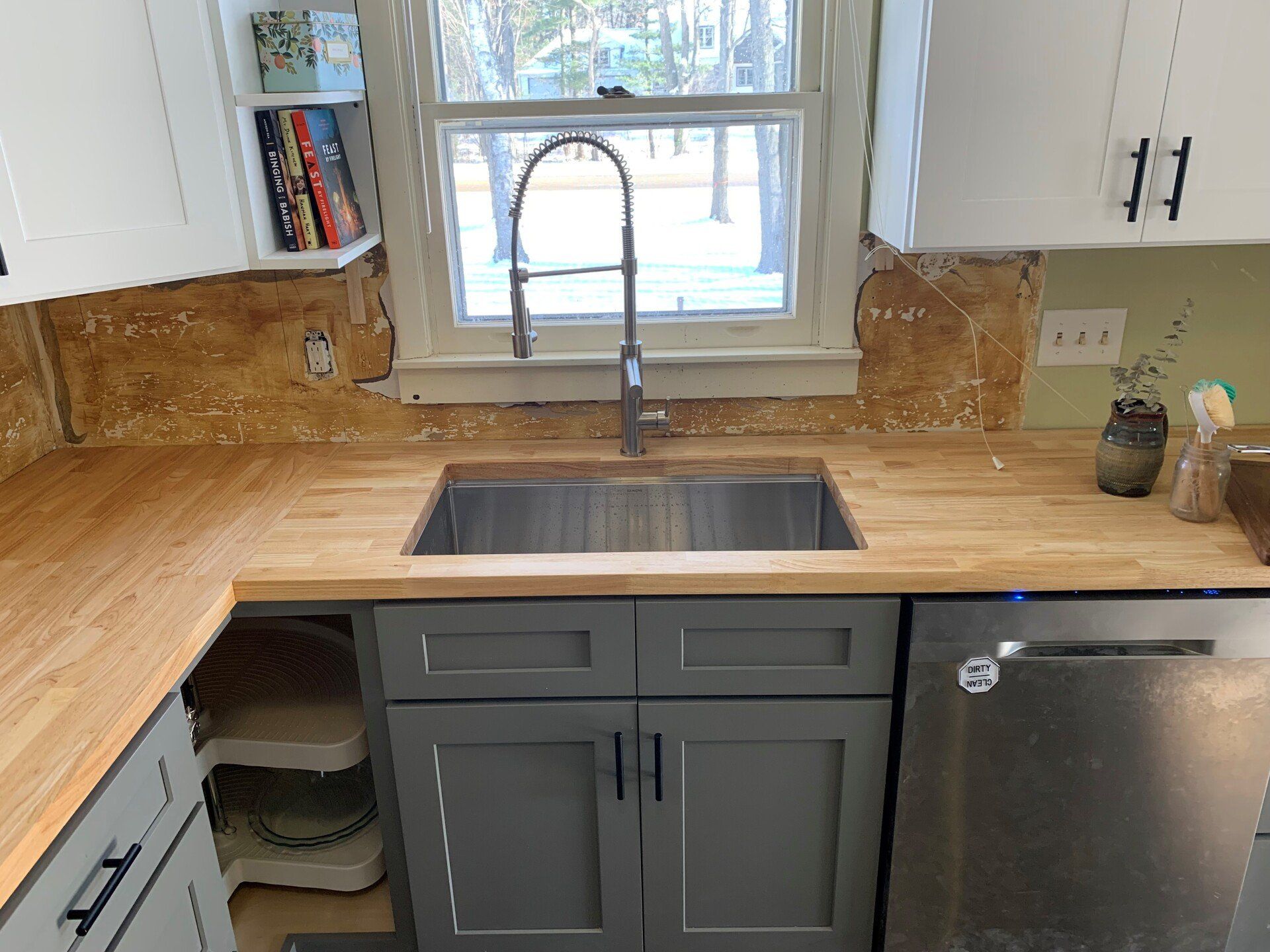 Wood Kitchen Front View — Ravenna, MI — R.L.A.N. Home Repair