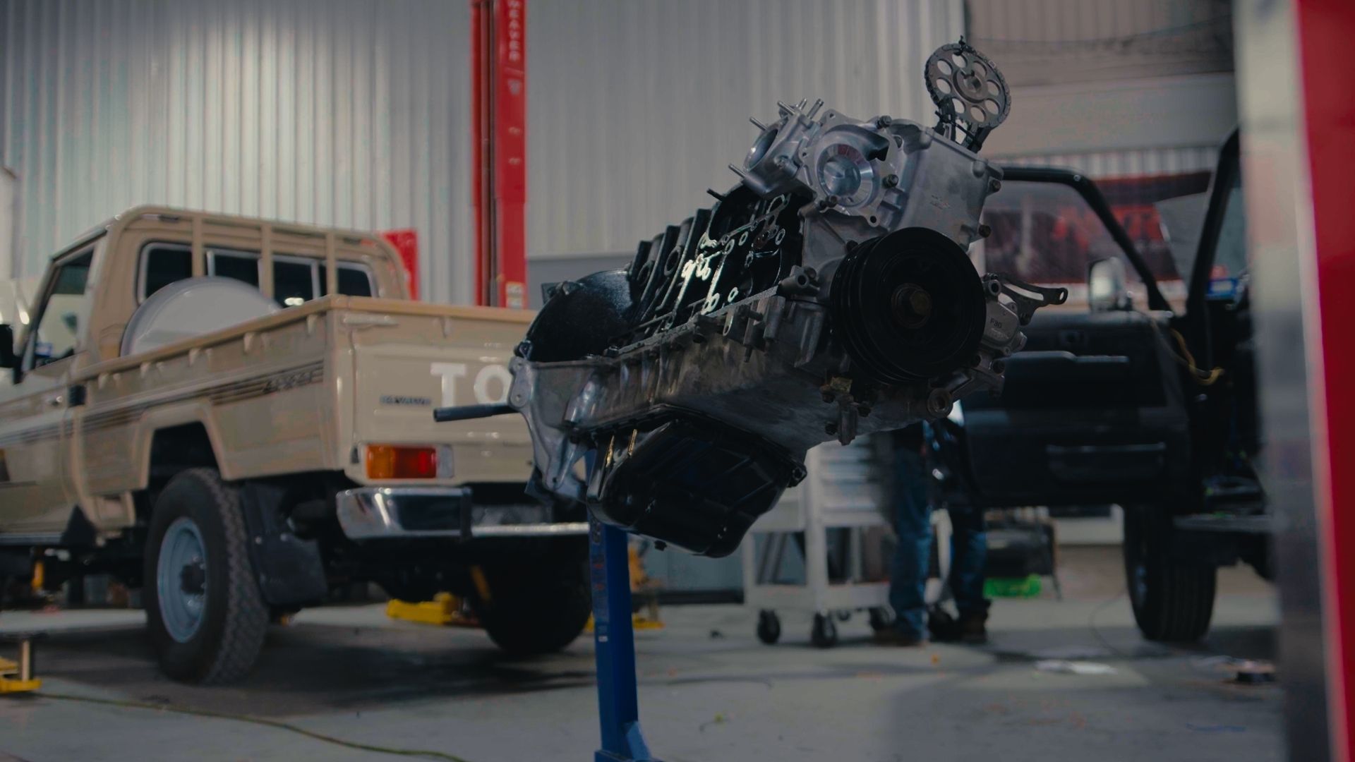 Engine Haul | Tandem Offroad