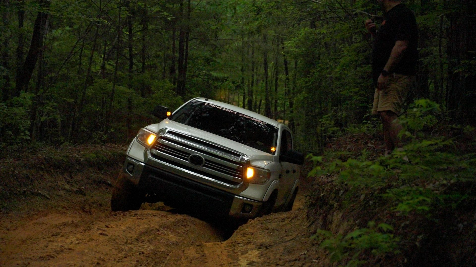 Toyota SUV in Rough Terrain | Tandem Offroad