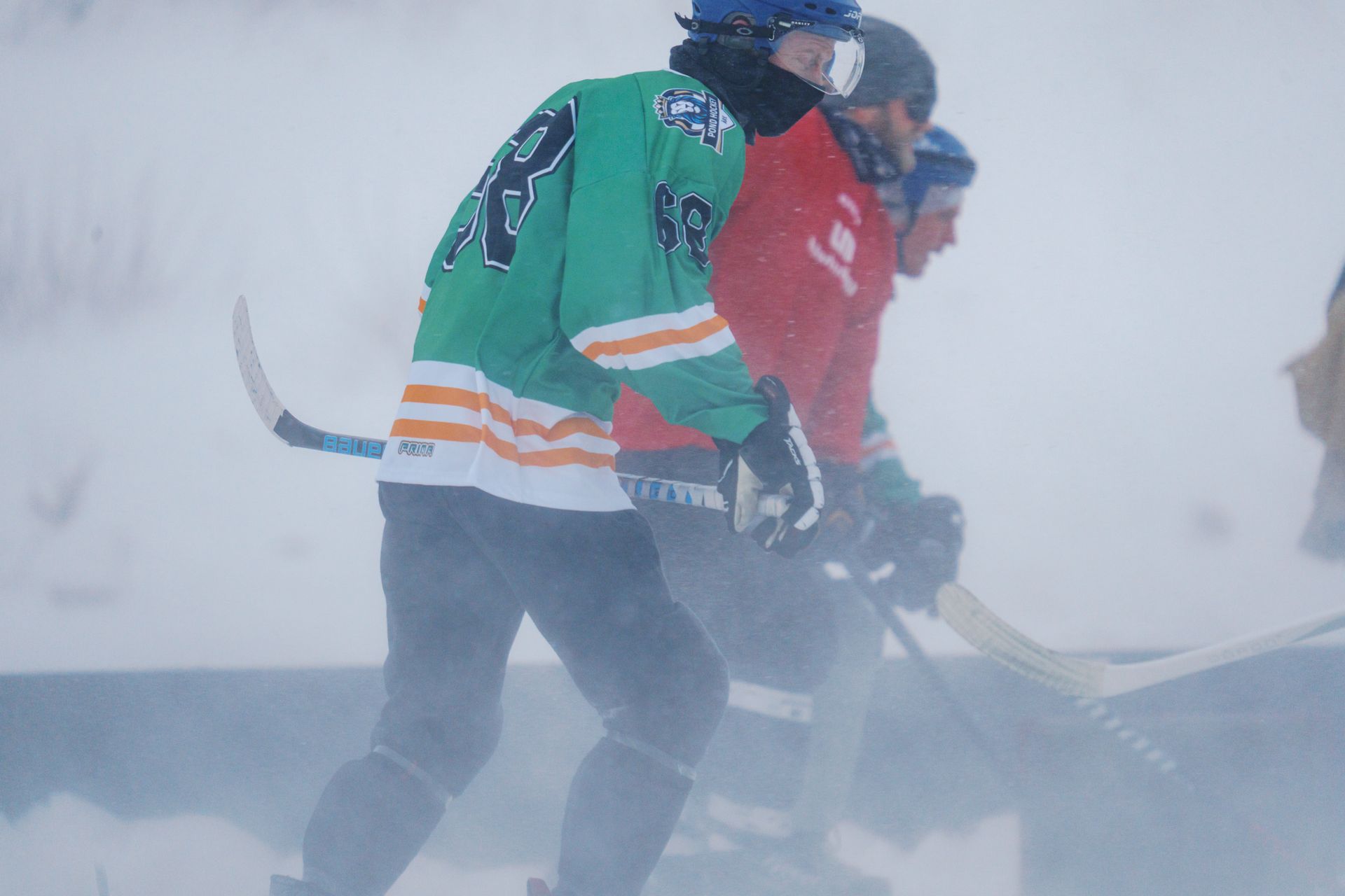 Vauhdikasta pipolätkää ja pond hockey -tunnelmaa. Turnauksen ottelut pelataan 4 vs 4 ilman maalivahteja aidoilla ulkojäillä.