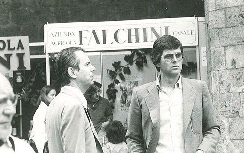 Foto in bianco e nero con due uomini