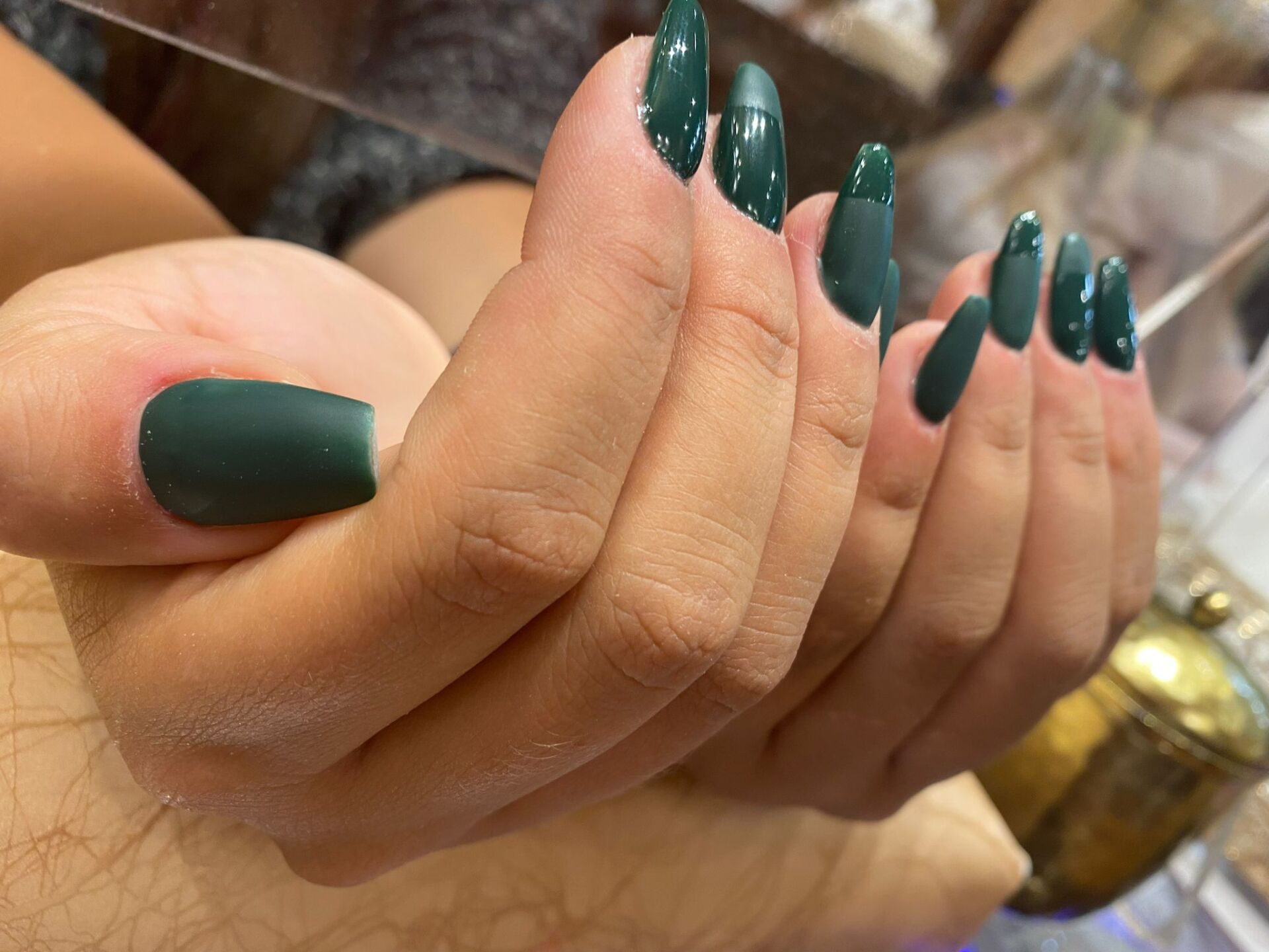 manicure green varnish