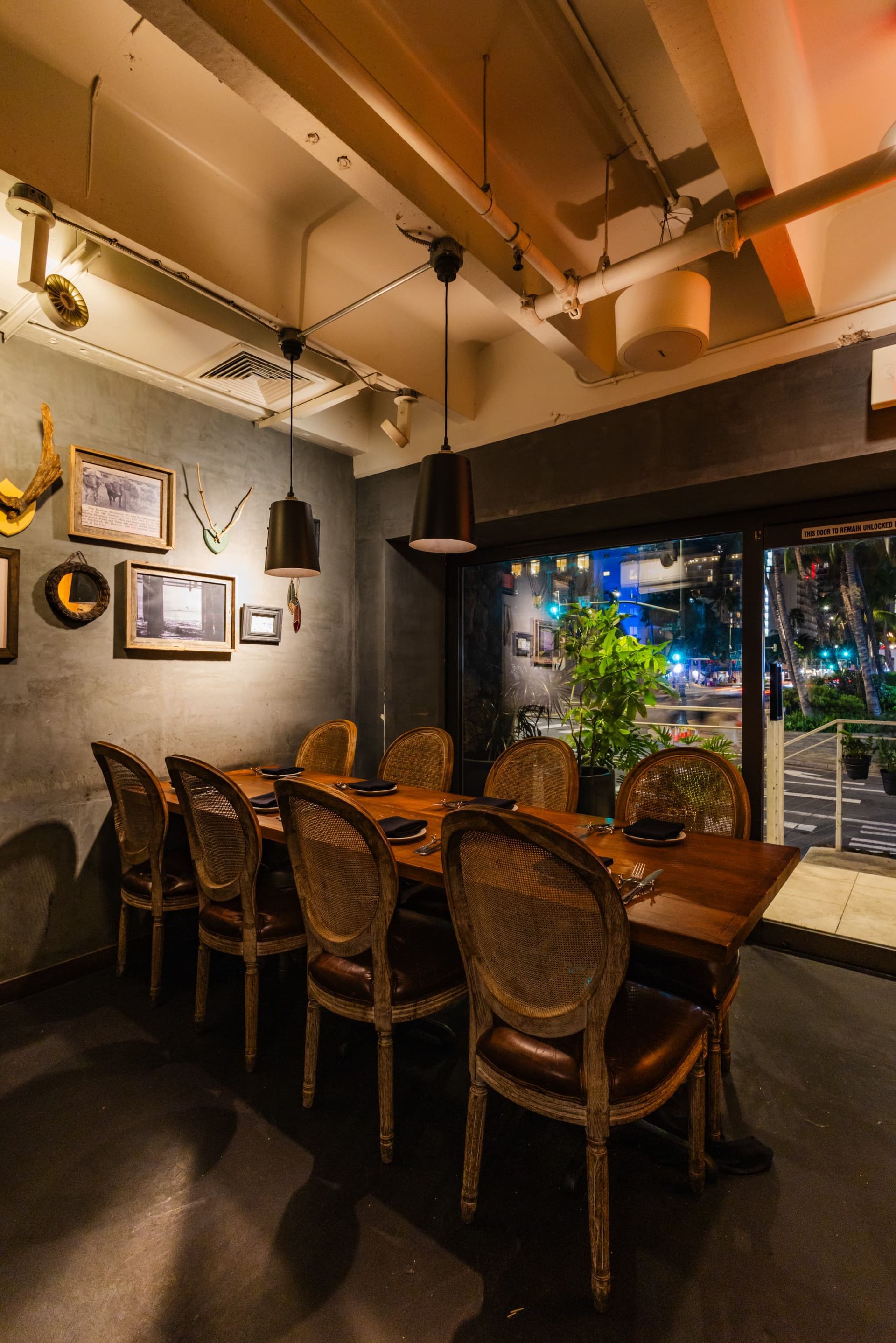 alohasteakhouse_tomahawk-steak