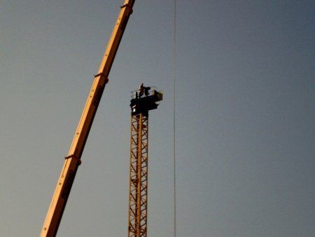 gru per cantiere edilizio