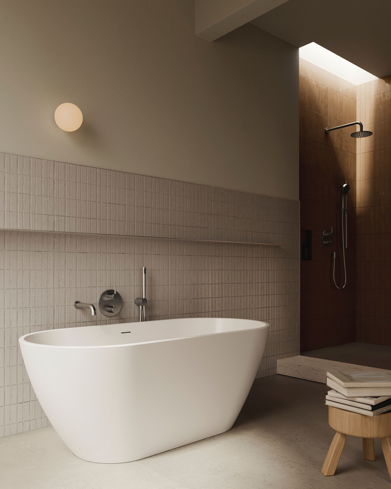 Salle de bain moderne avec baignoire blanche, douche et touches de bois.