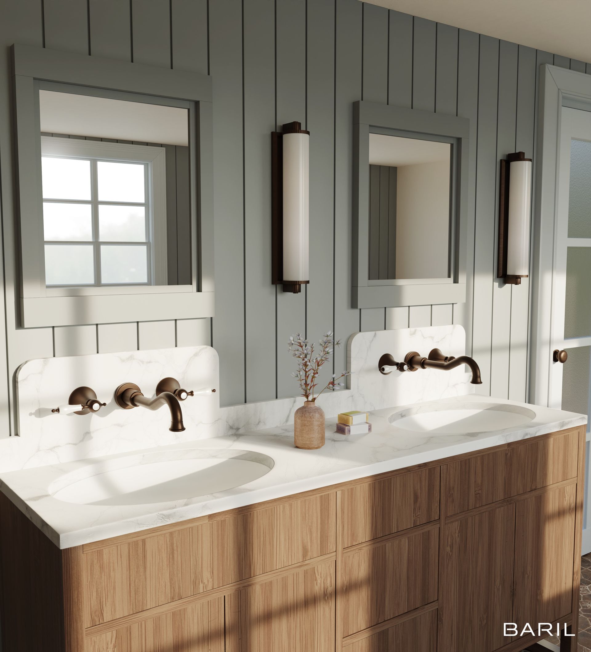 Meuble-lavabo double dans une salle de bain avec panneaux vert clair, miroirs et appliques.