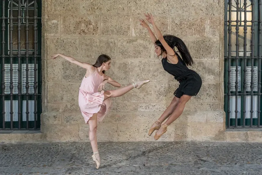 Michael Karchmer_Dancers in Old Havana_Energy.jpg
