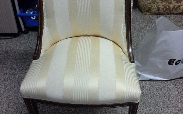 lavoro finito di rifasciatura sedia