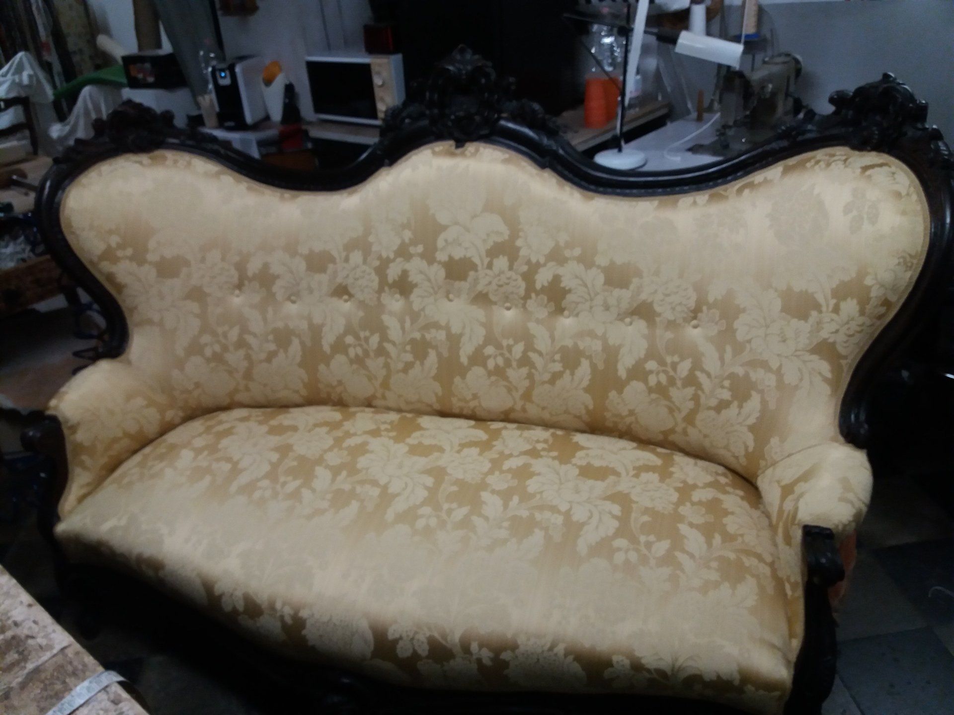 rifacimento fodera divano classico