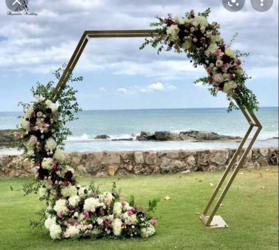 allestimento floreale per matrimonio all'aperto